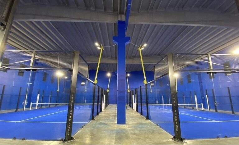 Come giocare a padel anche d'inverno: ecco i consigli utili