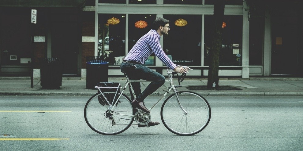 Mobilità: cresce l’interesse degli italiani per le bici, i comuni reggono il passo