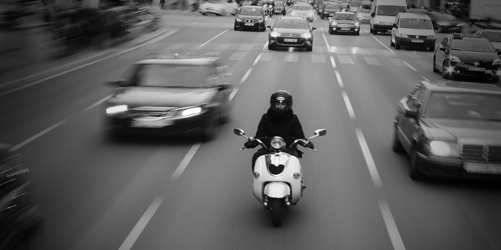 Mobilità urbana, ANCMA: sharing moto in crescita, ma preoccupano i dati sulla sicurezza stradale