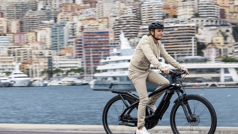 Nico Rosberg con Bianchi e-Omnia