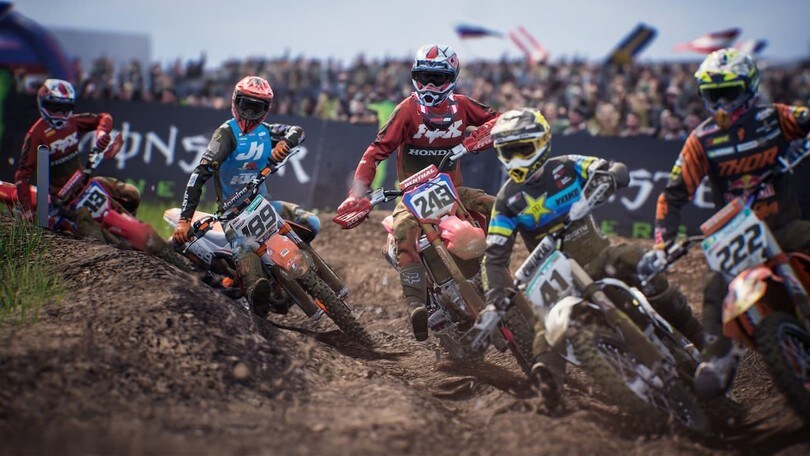 MXGP 2020, una caduta all’ultima curva