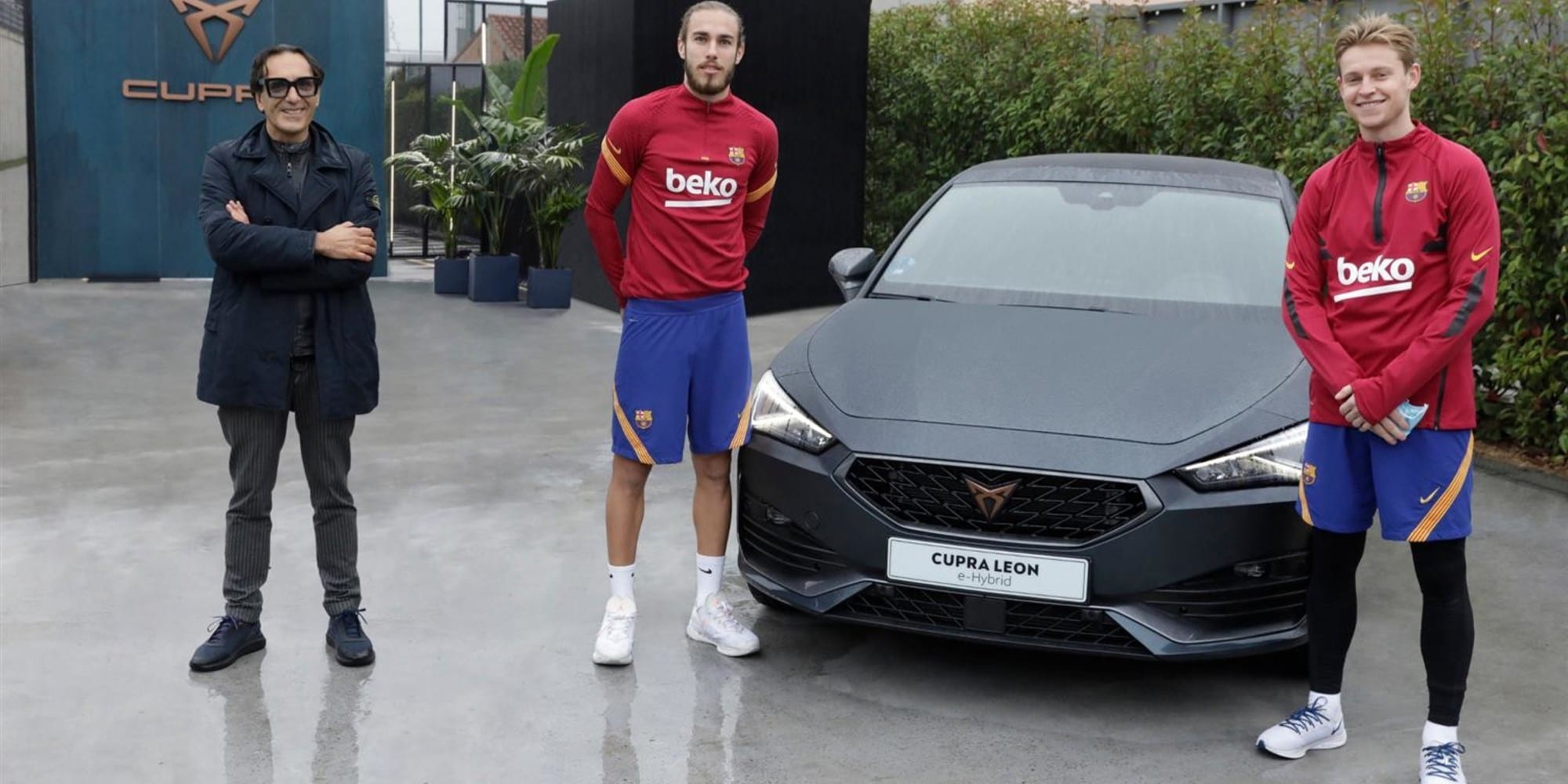 Cupra, i calciatori del Barcellona personalizzano Formentor, Leon e Ateca
