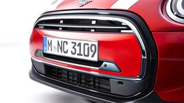 Mini Cooper fresca di restyling 2021