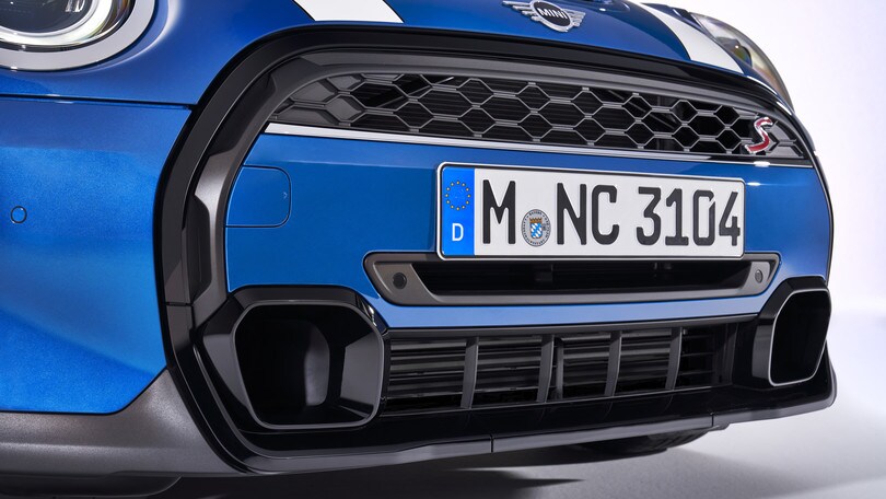 Mini Cooper S 5 porte, presentato il restyling 2021