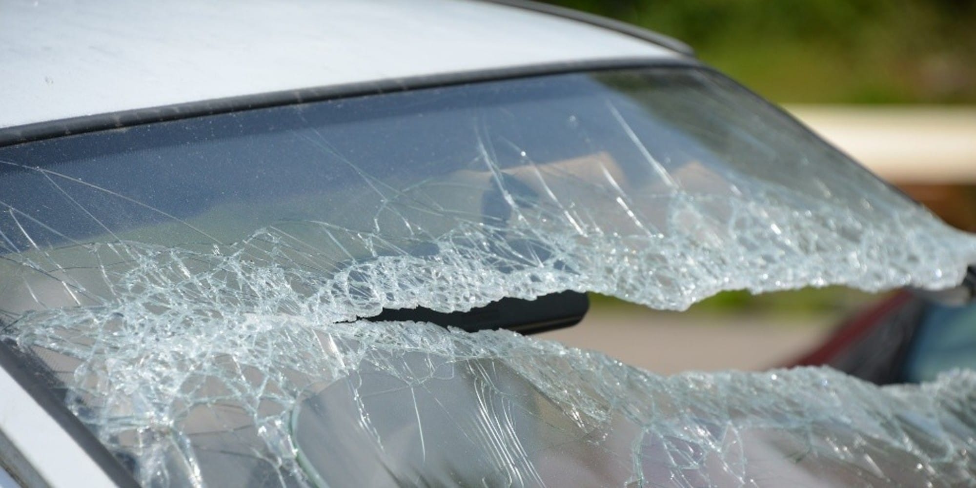 Rubava auto in sosta per fughe a folle velocità: arrestato con una minore