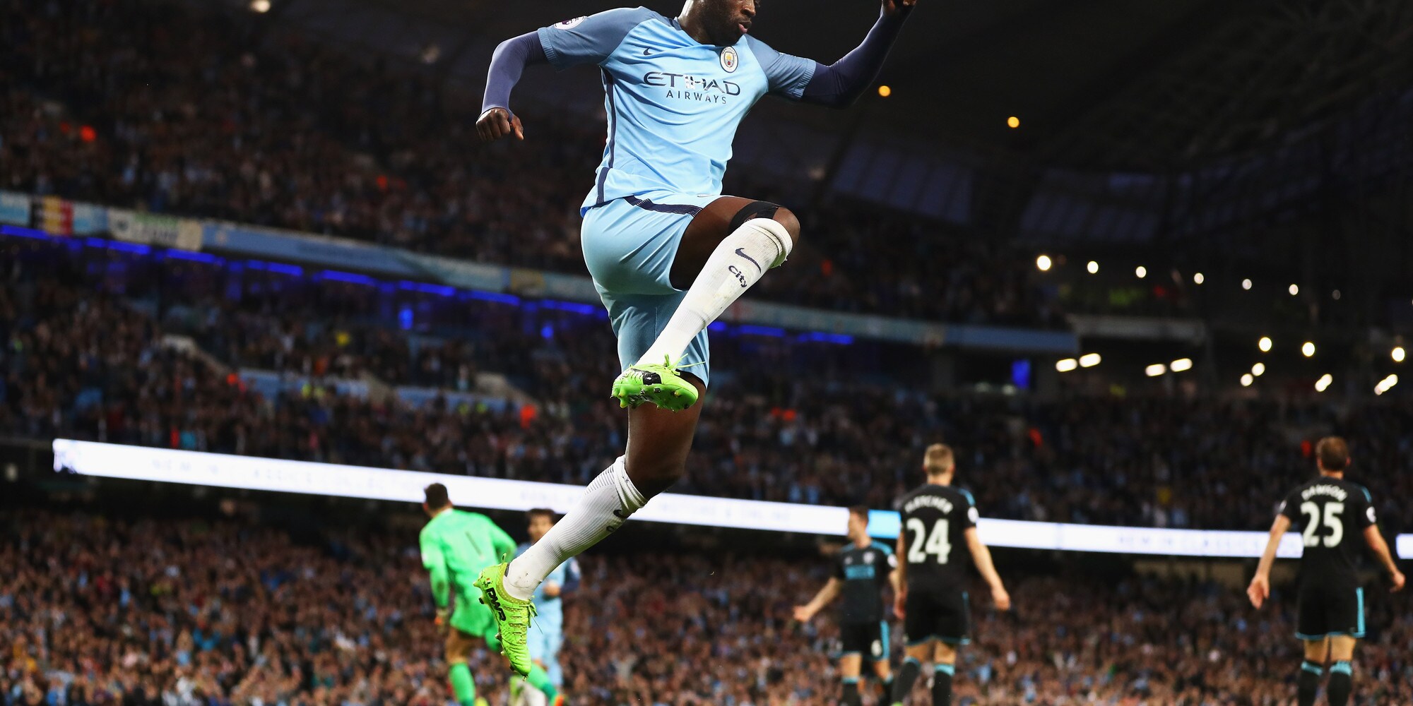 Yaya Tourè rinnova per un anno: sarà la sua ottava stagione con il Manchester City
