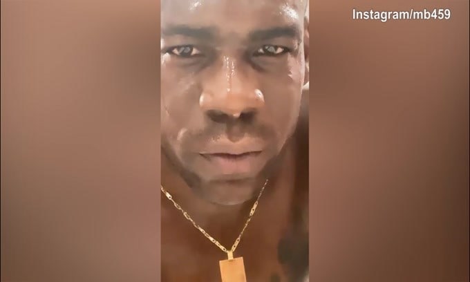Balotelli e il selfie "Hot"
