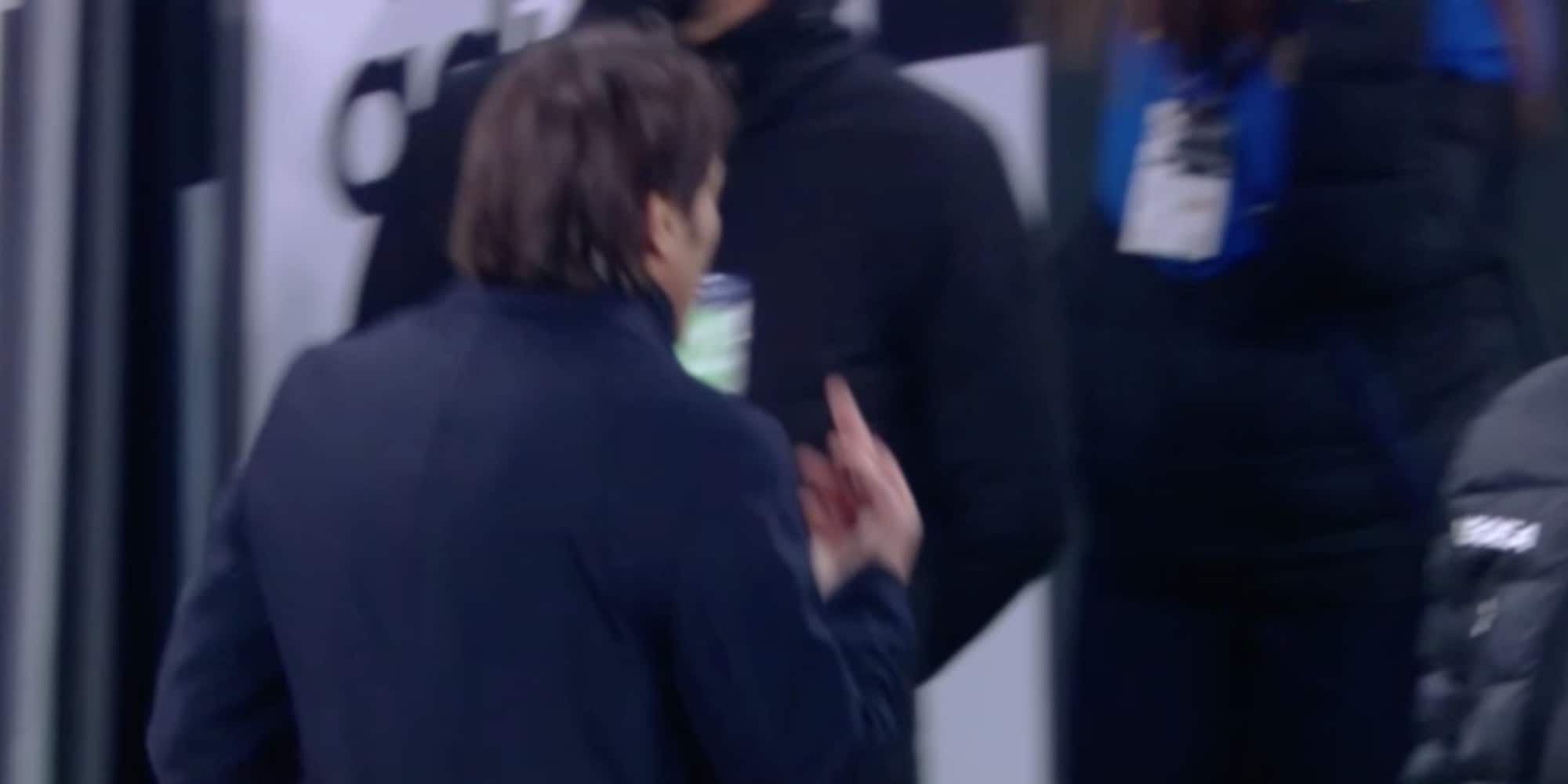 Conte, gesto del dito medio e lite con Agnelli