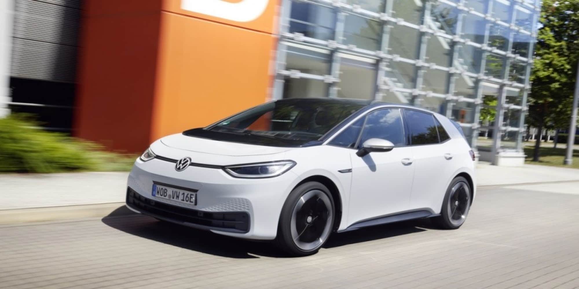 Volkswagen ID.3: cala il prezzo con batteria da 45 kWh