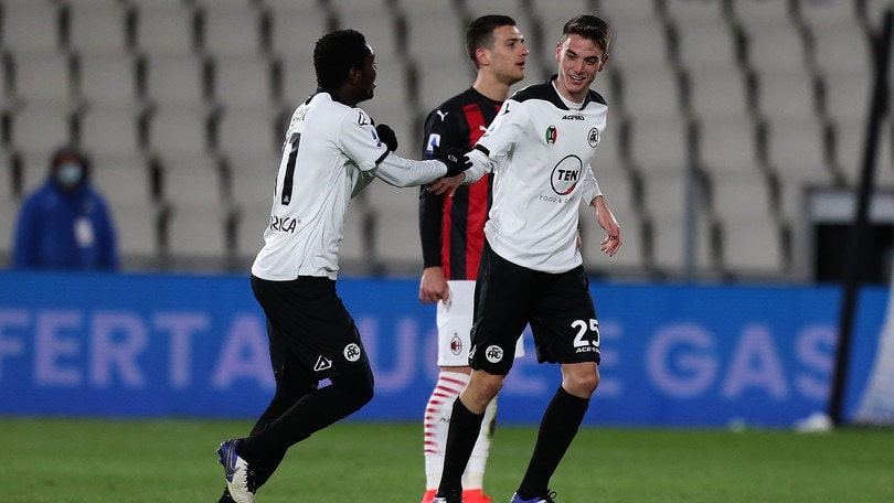 Il Milan cade con lo Spezia, oggi Inter-Lazio. le news della mattina