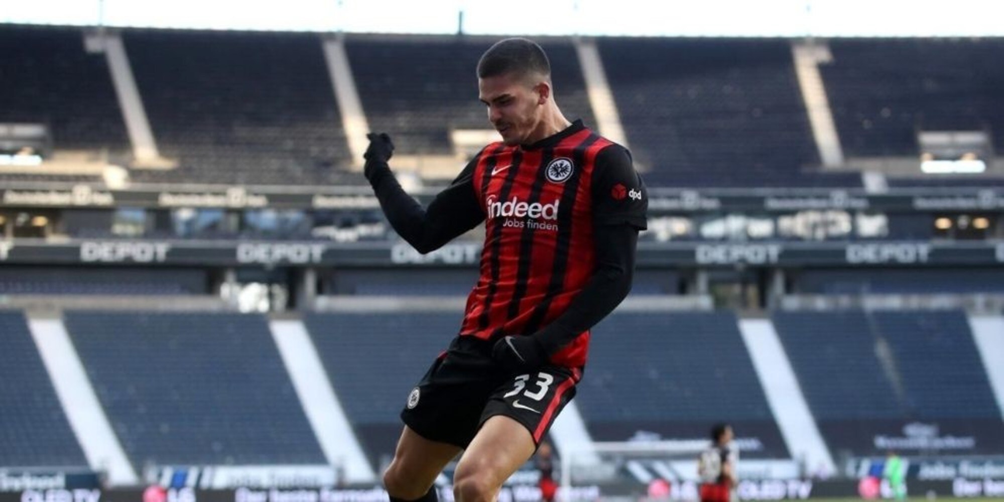 Bundesliga, André Silva trascina l'Eintracht. Pari Wolfsburg