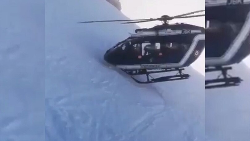 Incredibile salvataggio in elicottero