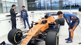 McLaren Norris e Ricciardo con la nuova MCL35M