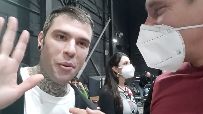 Fedez: Viva Sanremo e il Padel