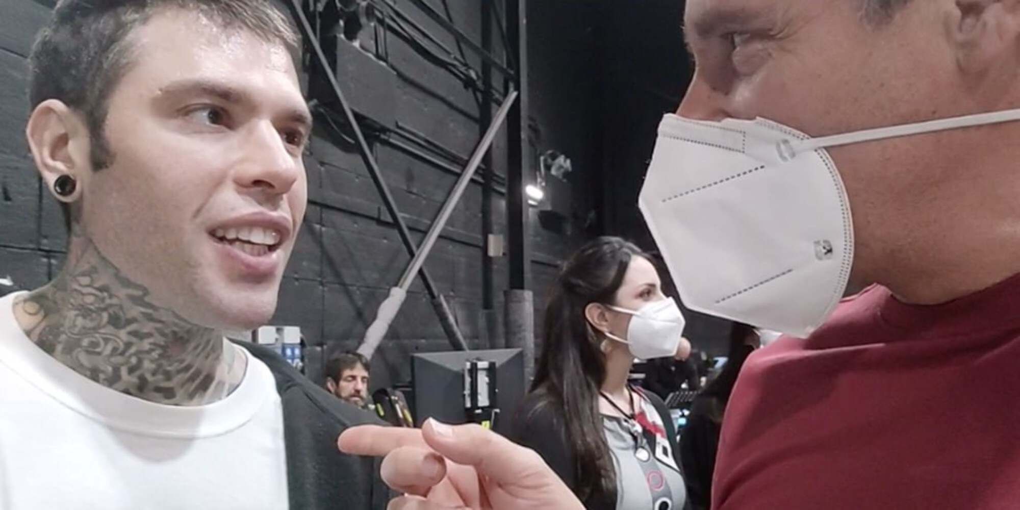 Fedez da Sanremo: "Viva il Padel"