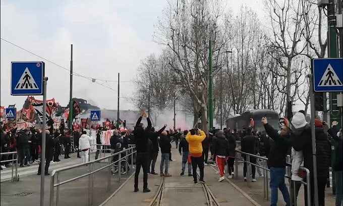 Accoglienza super per il Milan a San Siro!