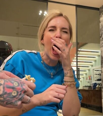 Chiara Ferragni, la ceretta al naso fa male! E Fedez...