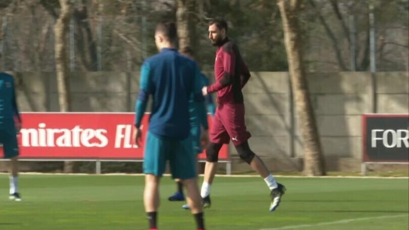 Donnarumma, che scivolata da difensore