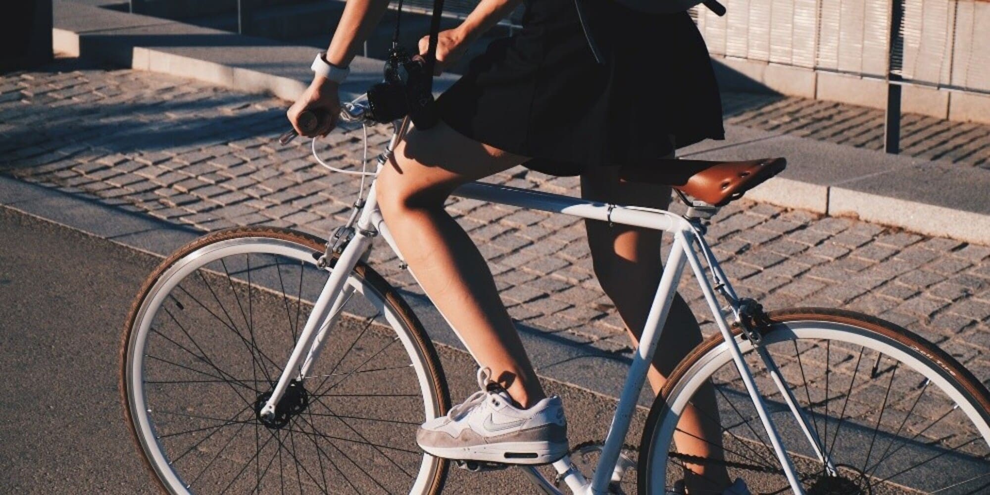 Piste ciclabili a Milano: la sosta selvaggia di auto e moto