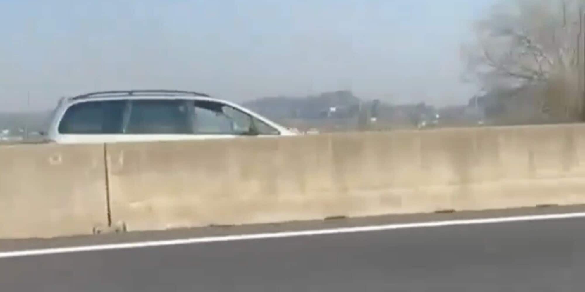 Auto contromano sulla Roma-Fiumicino: il video virale fa paura