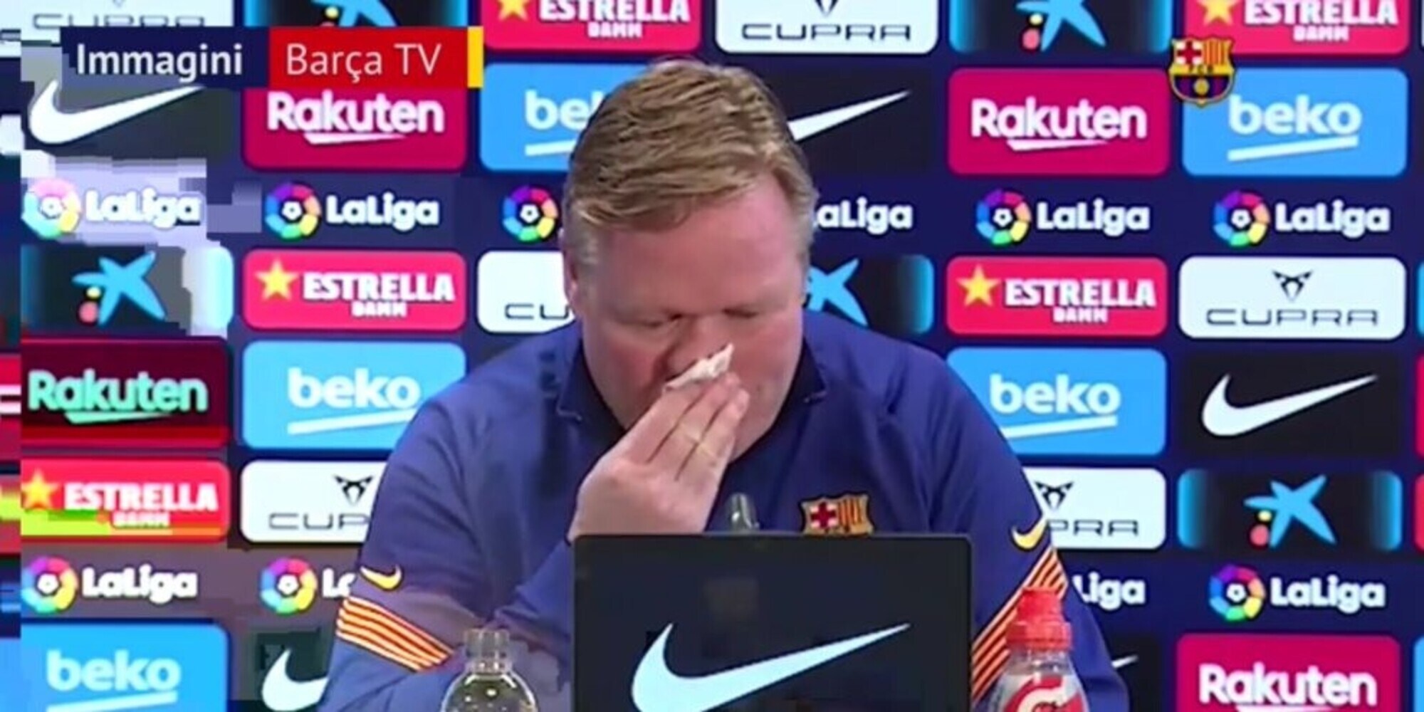 Barcellona, Koeman shock: perde sangue dal naso in conferenza stampa