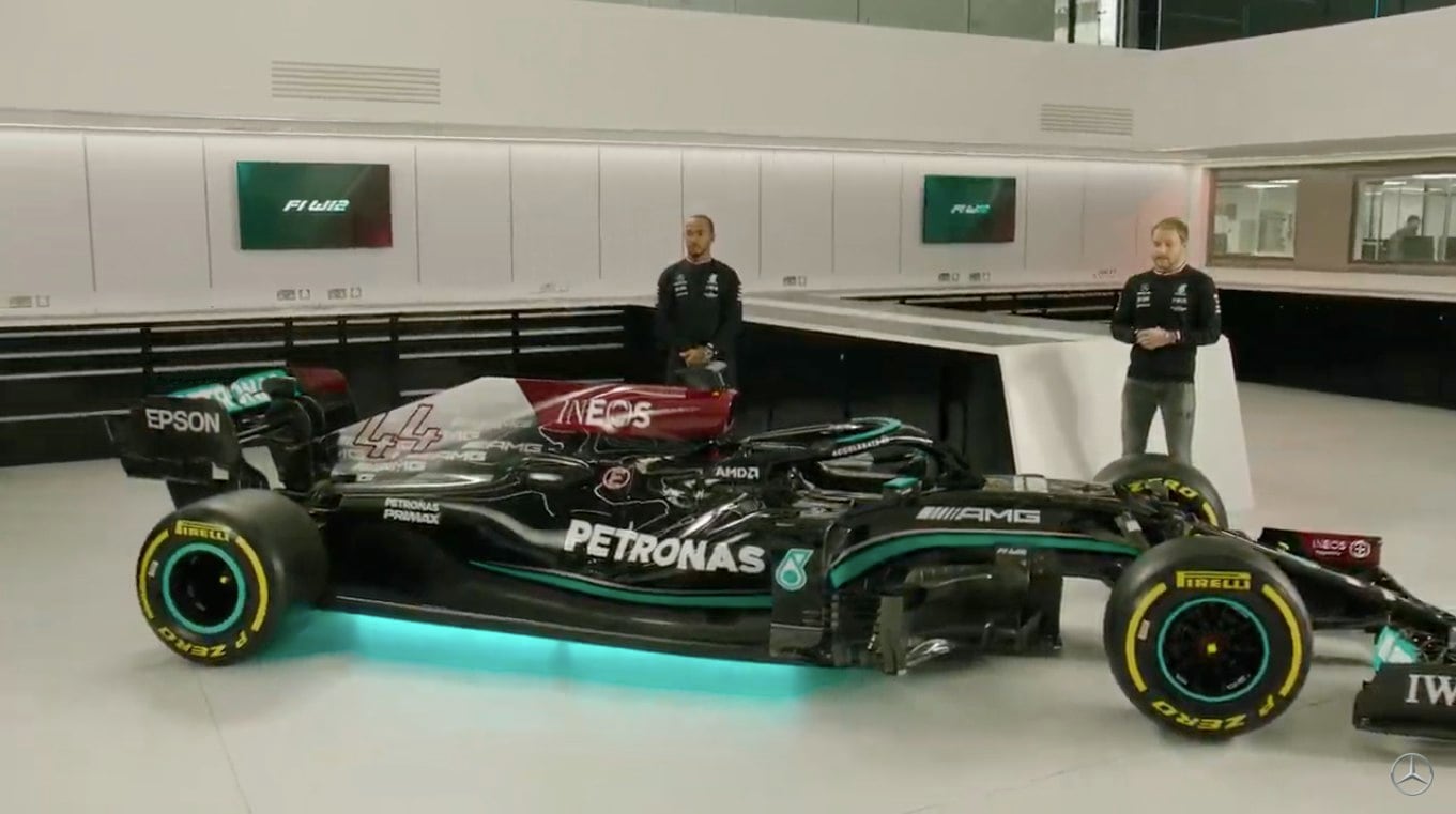 F1: Mercedes presenta la nuova W12 con Hamilton e Bottas