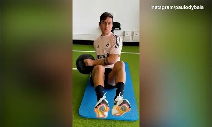 Juve sorridi, ecco il duro allenamento di Dybala