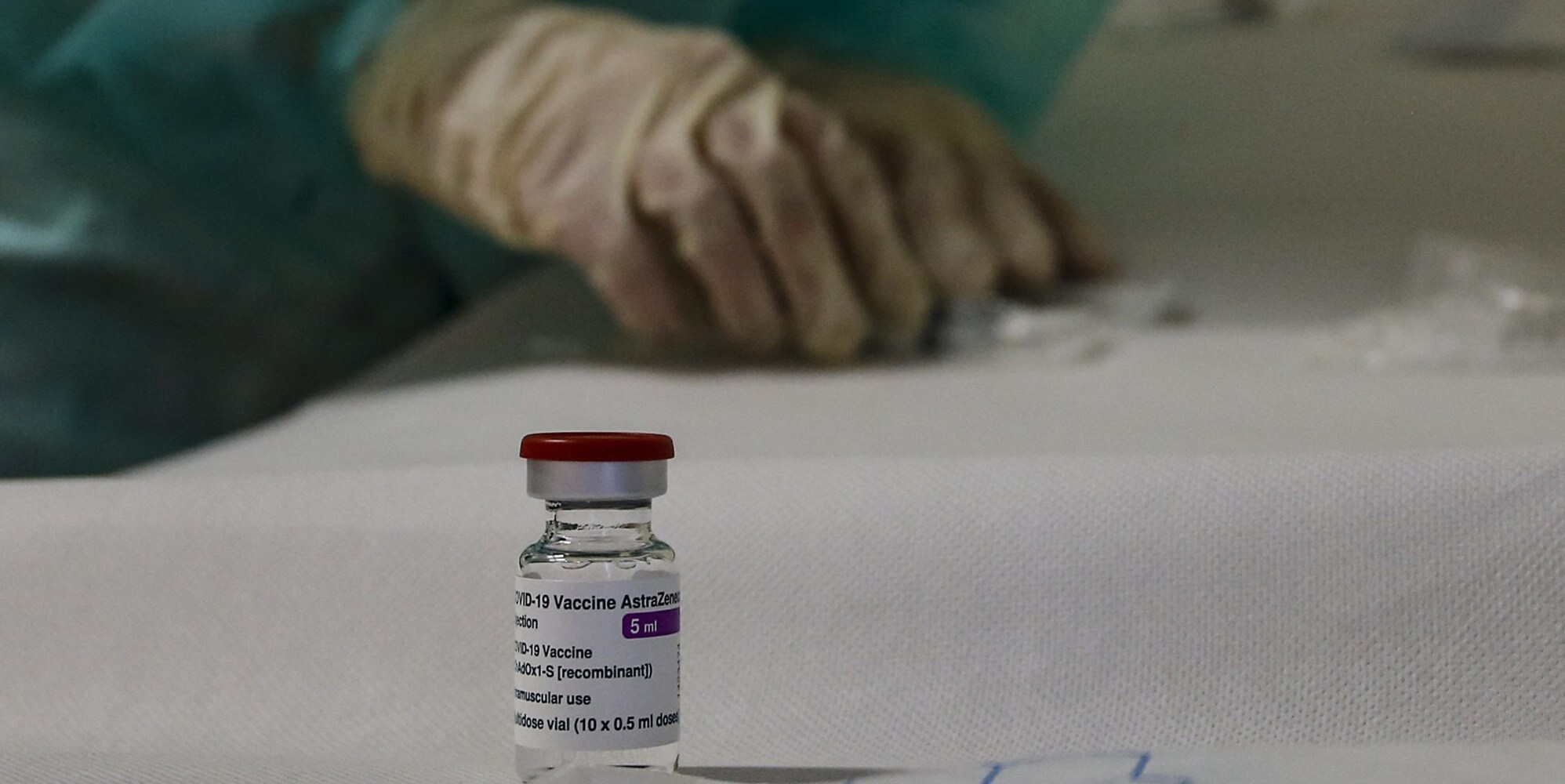 Vaccini anche in farmacia. Da quando e chi potrà prenotarlo