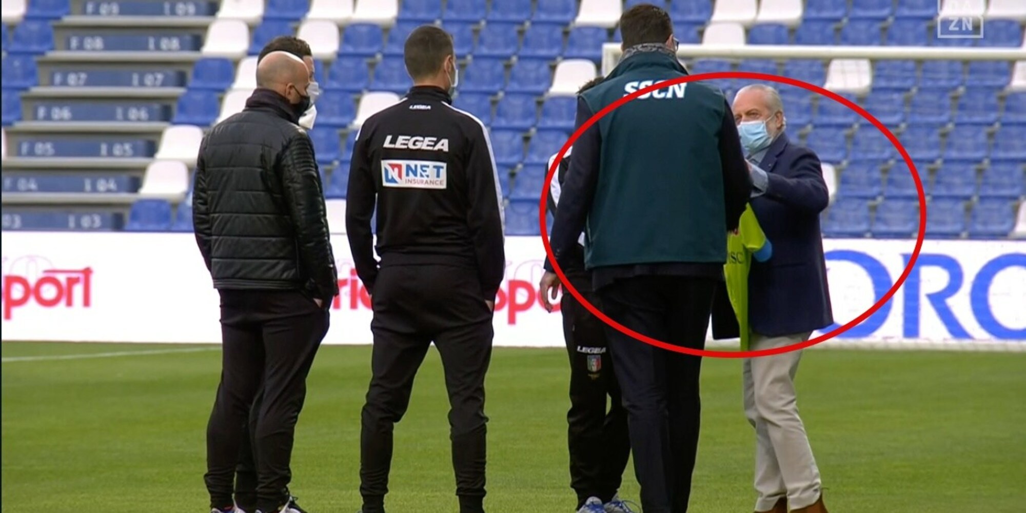 De Laurentiis dall'arbitro con la maglia di Meret: ecco il motivo