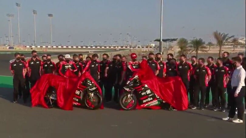 MotoGP: Aprilia presenta moto e squadra 2021