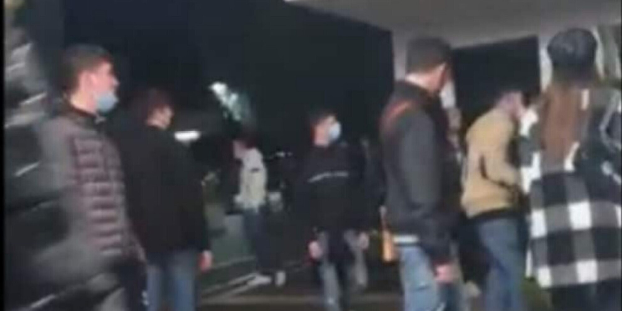 Rissa furiosa in un centro commerciale a Roma: niente polizia