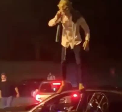 Sanremo in auto? Il "concerto musicale" finisce... sullo sportello
