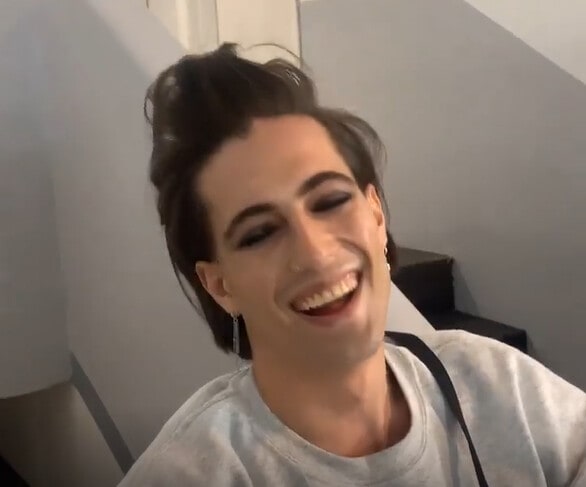 Maneskin, il nuovo look di Damiano. Victoria De Angelis lo prende in giro