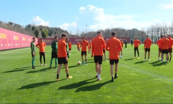 Allenamento Roma, Dzeko torna in gruppo