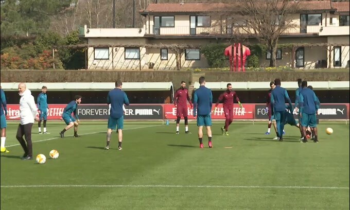 Milan, risate e buon umore verso lo United