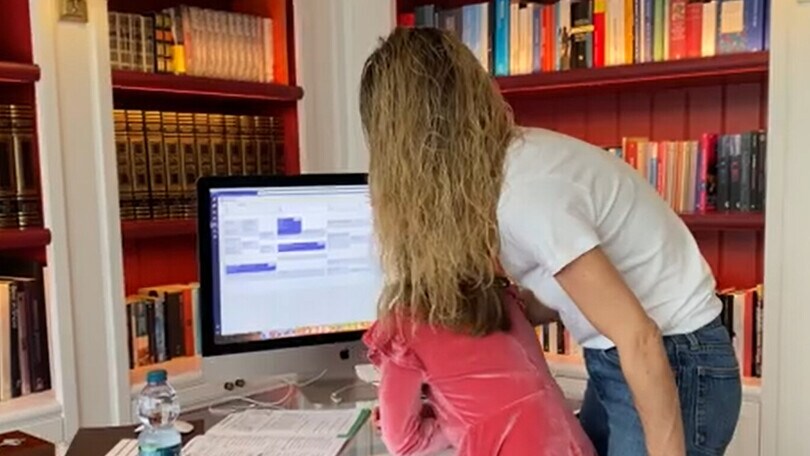 Michelle Hunziker e la didattica a distanza...