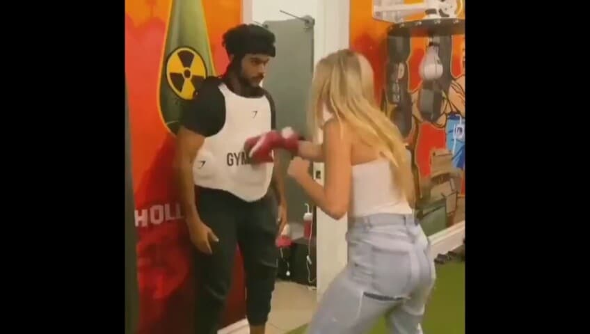Forte come Hercules? La ragazza è scatenata ma non tutto è come sembra