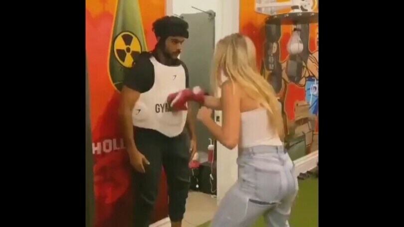 Forte come Hercules? La ragazza è scatenata ma non tutto è come sembra