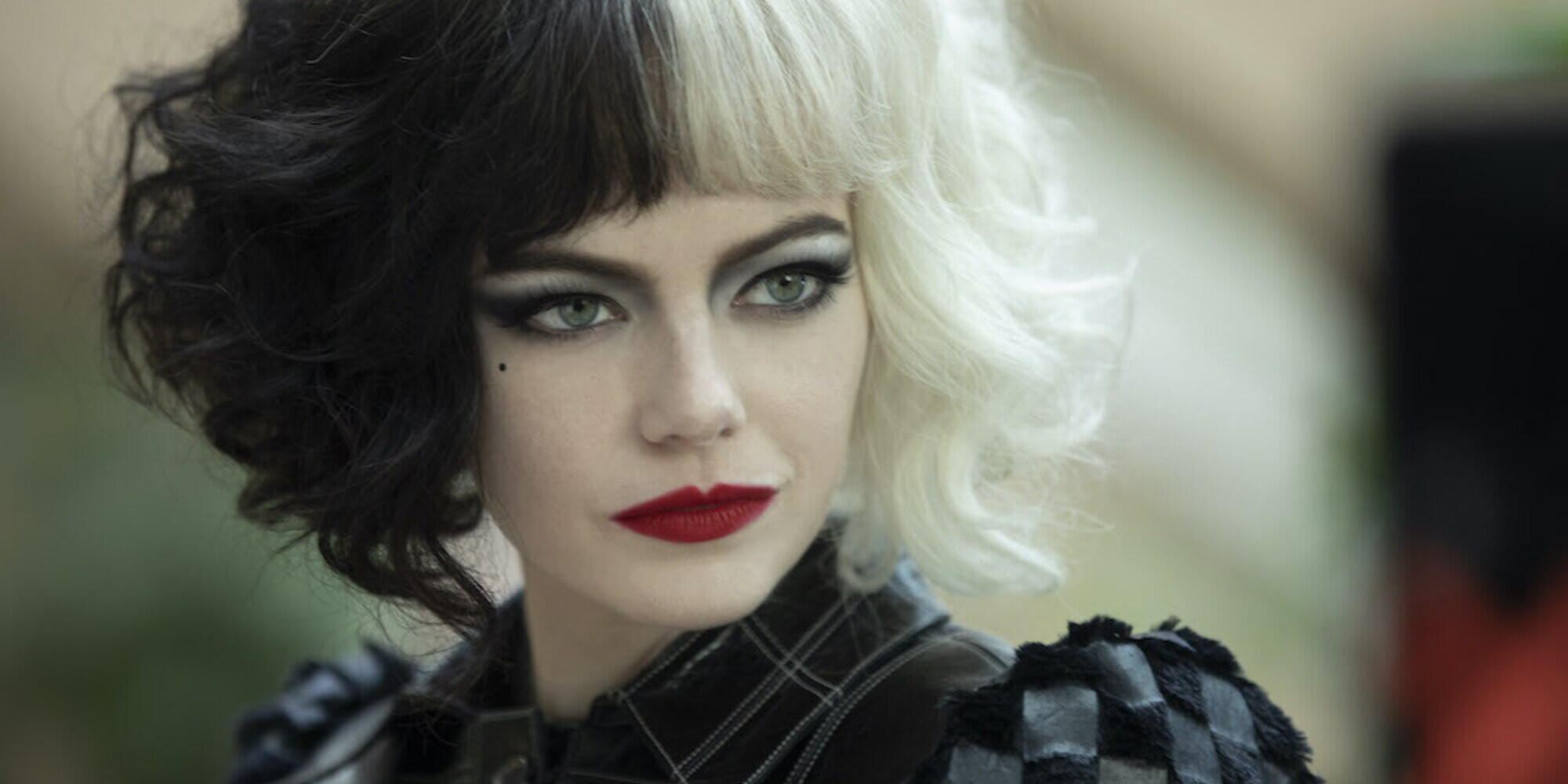 Crudelia: nuove immagini del film con Emma Stone