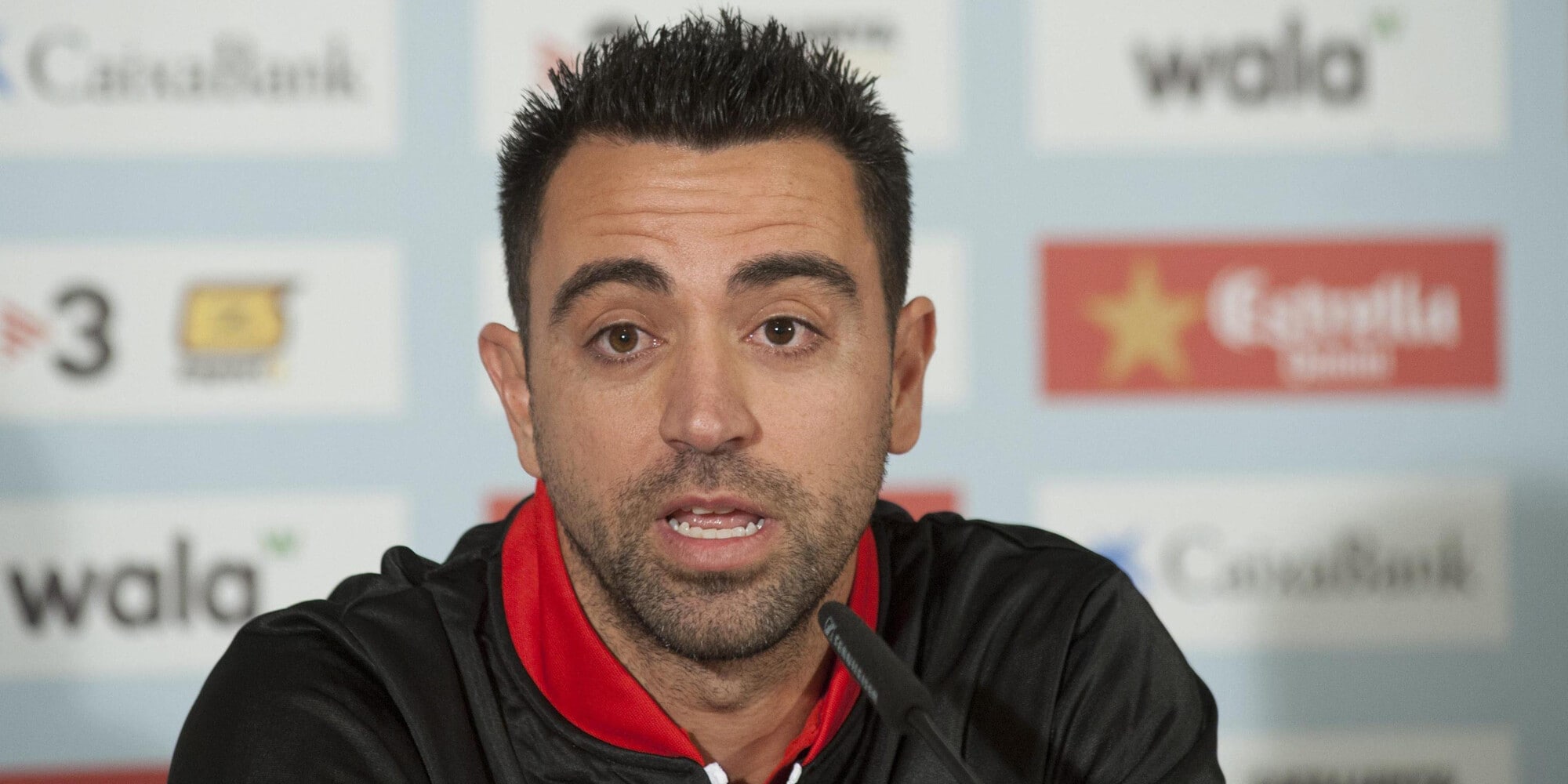 Xavi strizza l'occhio al Barcellona: "Laporta è un amico"