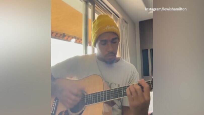 Hamilton, che passione per la chitarra