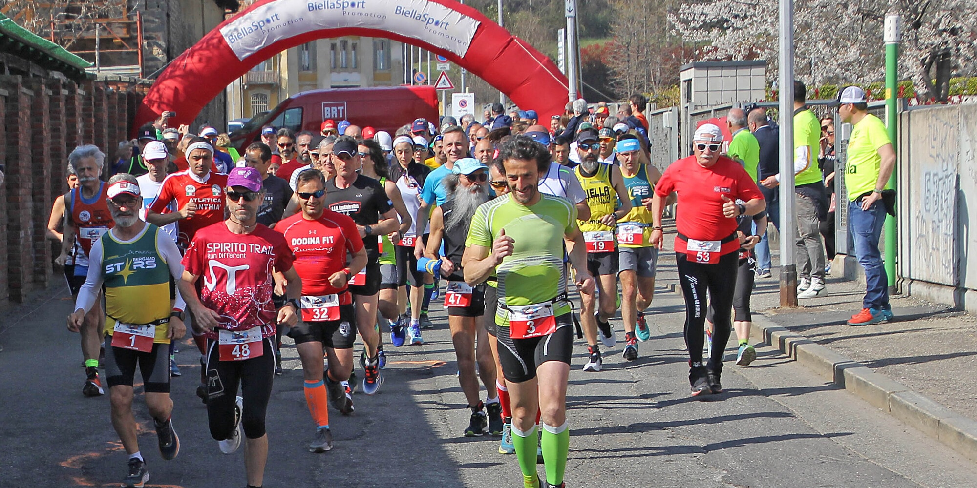 Pazzi ultramaratoneti, sabato si corre per il tricolore 24 ore: chi vince deve fare almeno 220km