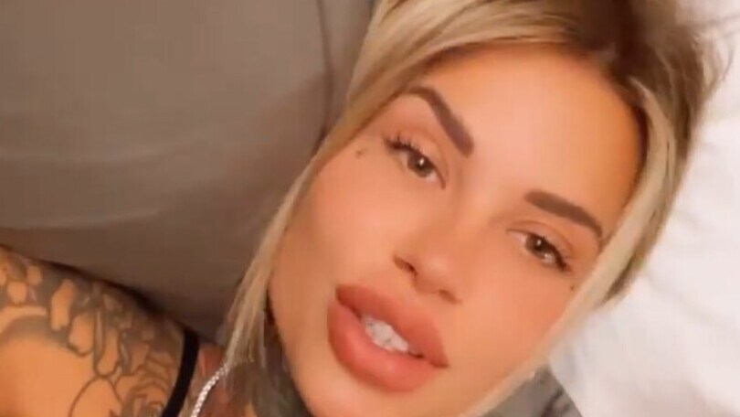 Zoe sui social network: "Non credete a tutto....". Con chi ce l'ha?