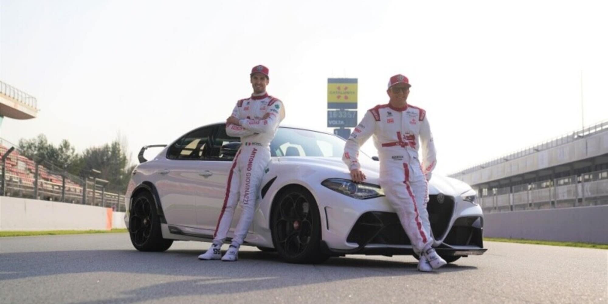 Alfa Romeo, lo storico logo GTA in Bahrain sulle tute di Giovinazzi e Raikkonen