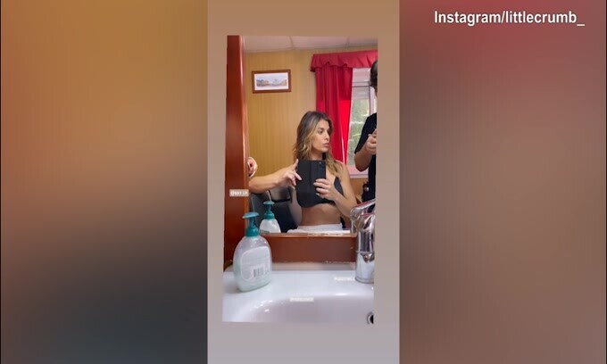 Elisabetta Canalis si mostra senza e..con il trucco!