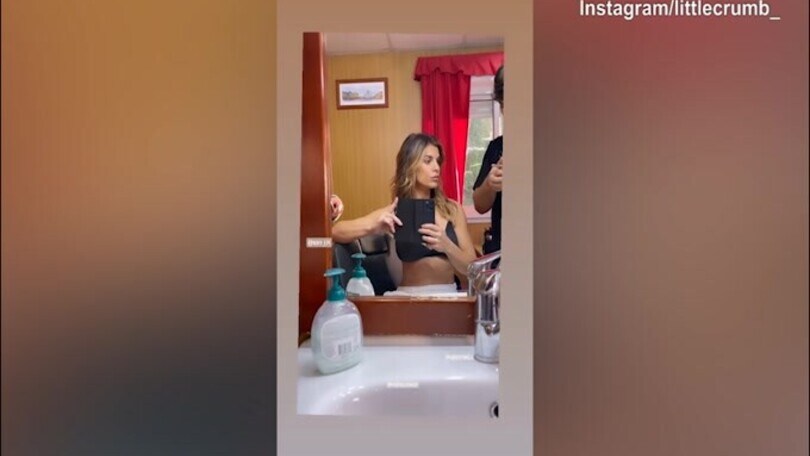 Elisabetta Canalis si mostra senza e..con il trucco!