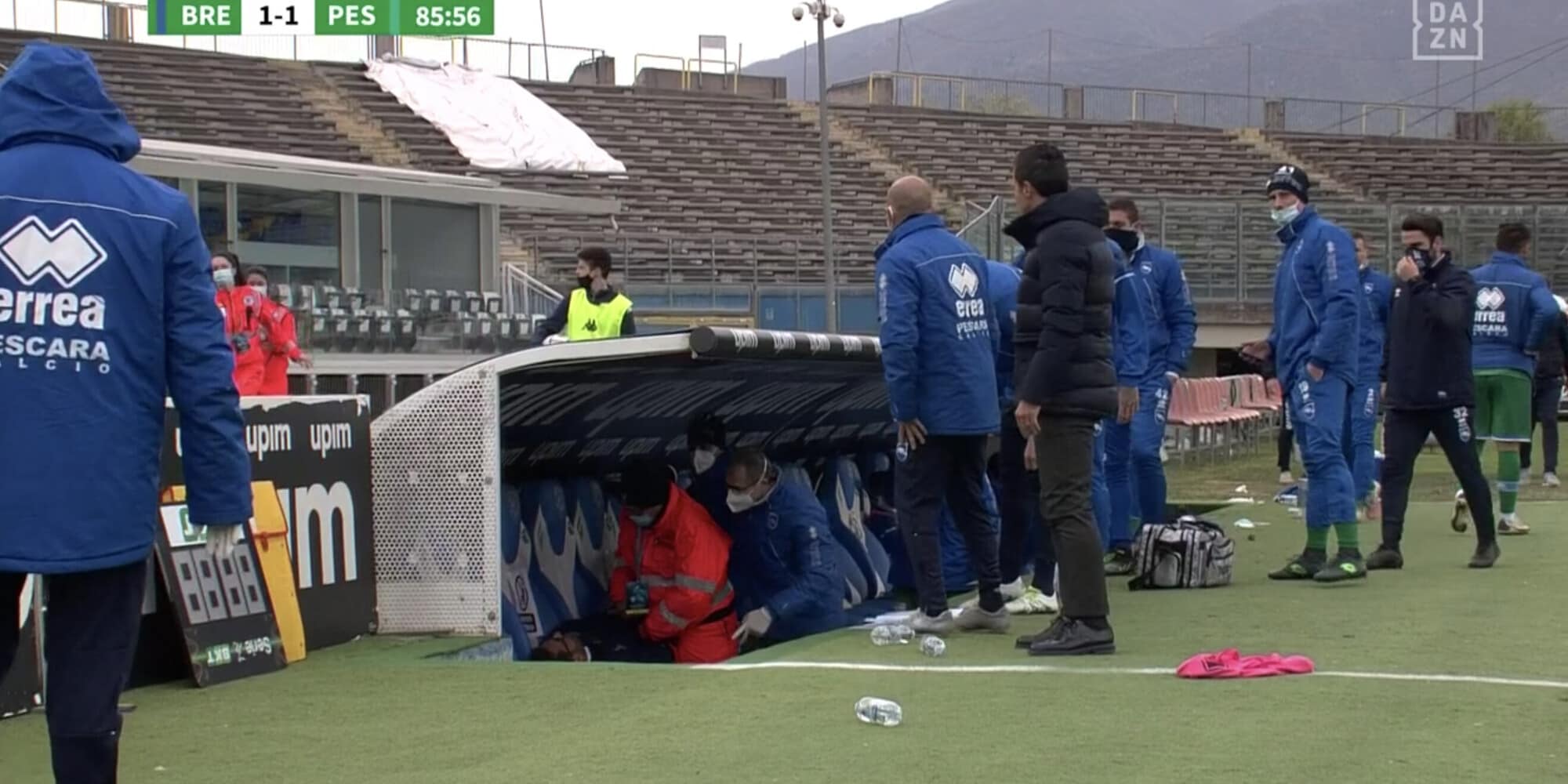 Pescara, paura Grassadonia: sviene in panchina