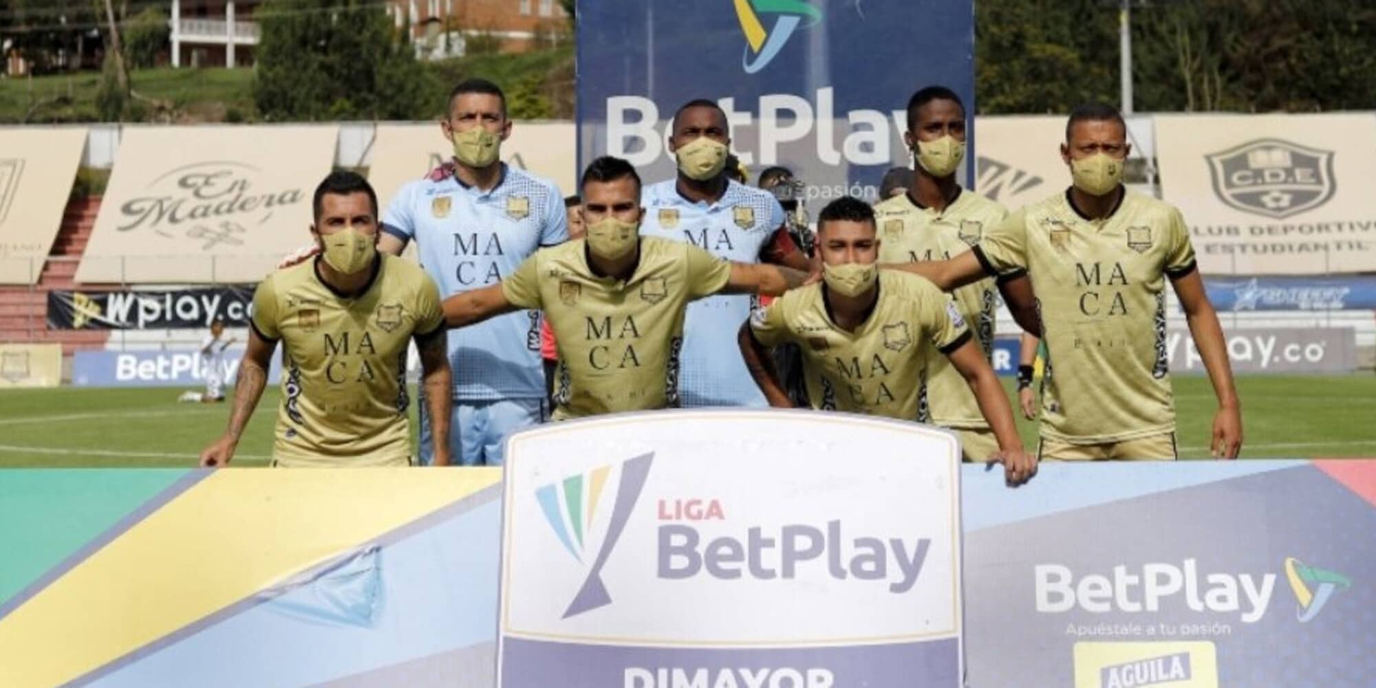 Clamoroso in Colombia: squadra falcidiata dal Covid in campo in 7