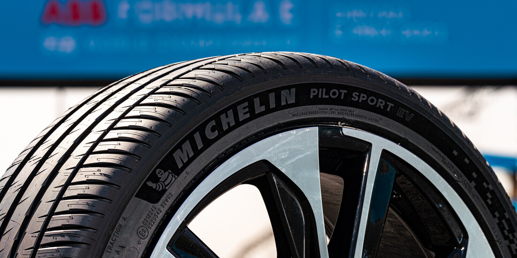 Con Michelin l’esperienza  di guida è a zero emissioni