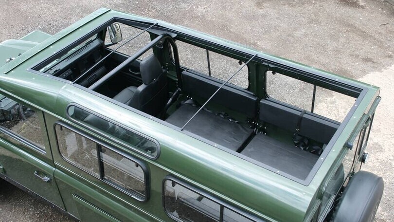 Land Rover Defender 130 Gun Bus: il carro funebre del Principe Filippo
